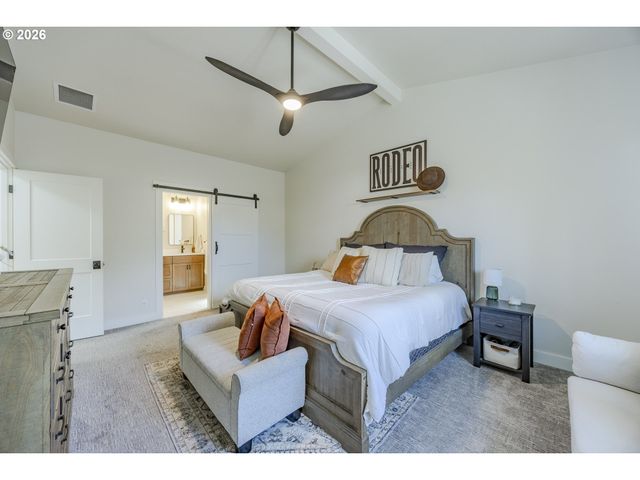 1068 KINTZLEY Ave, Springfield, OR 97478