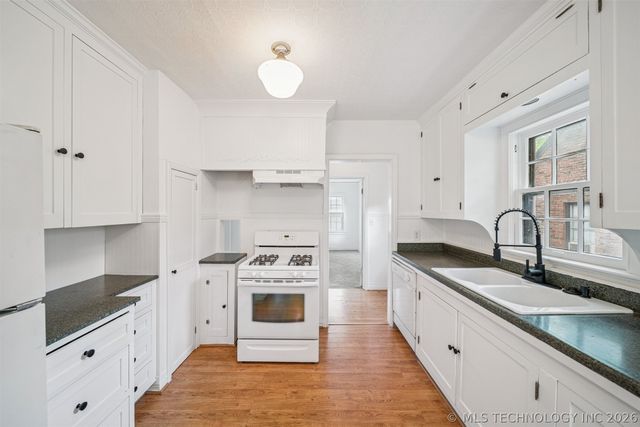 2608 E 13th Place, Tulsa, OK 74103