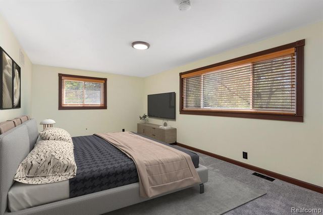 21326 Flanders Street, Farmington Hills, MI 48335