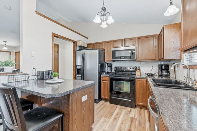 2308 E Spring Hill Dr, Goddard, KS 67052