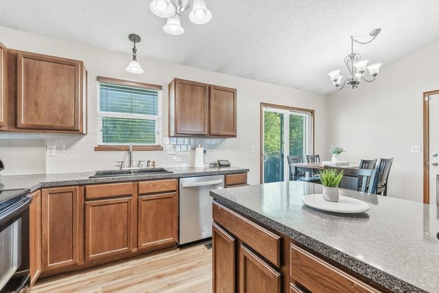 2308 E Spring Hill Dr, Goddard, KS 67052