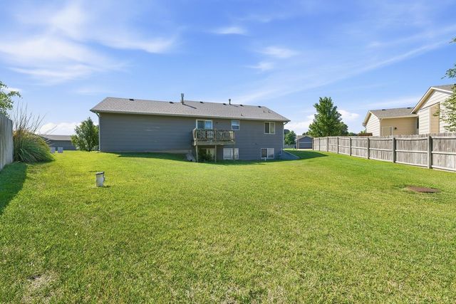 2308 E Spring Hill Dr, Goddard, KS 67052