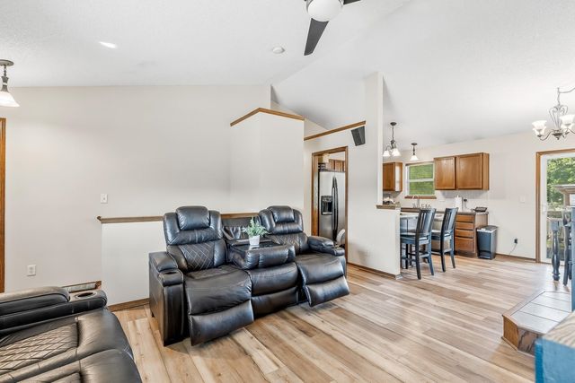 2308 E Spring Hill Dr, Goddard, KS 67052