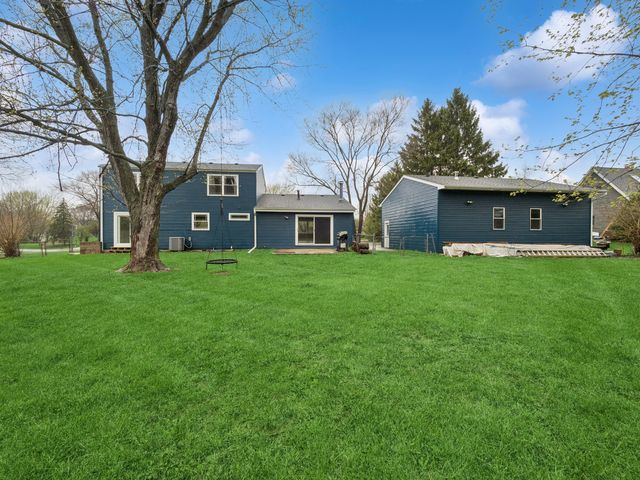 6220 Crescent Drive, Huntley, IL 60142