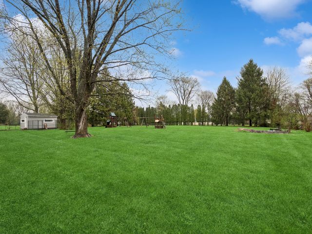6220 Crescent Drive, Huntley, IL 60142