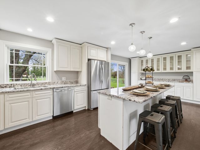 6220 Crescent Drive, Huntley, IL 60142