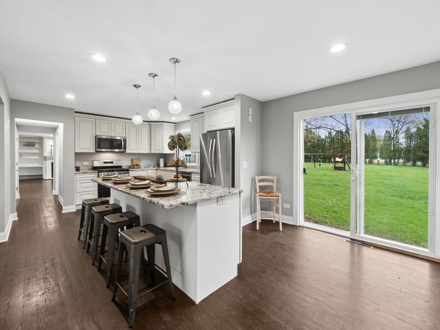 6220 Crescent Drive, Huntley, IL 60142