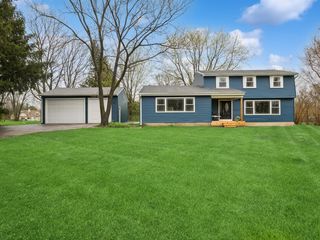 6220 Crescent Drive, Huntley, IL 60142