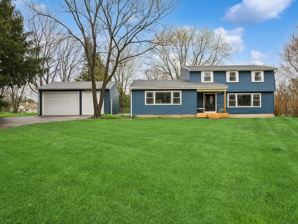 6220 Crescent Drive, Huntley, IL 60142