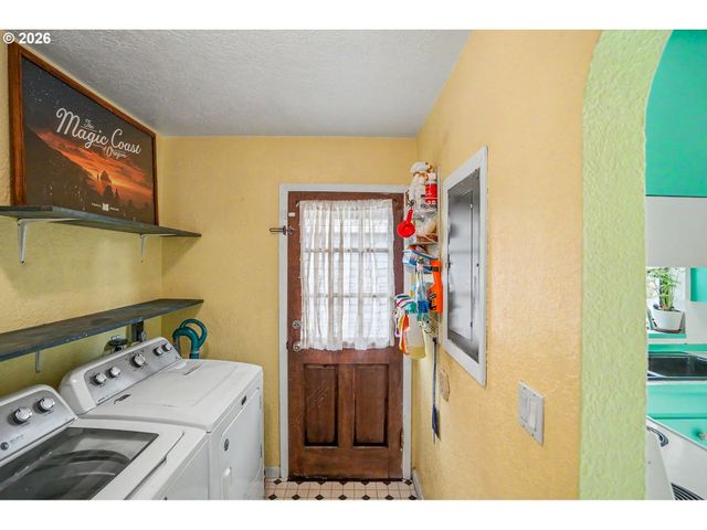 1565 3RD St Nw, Salem, OR 97304