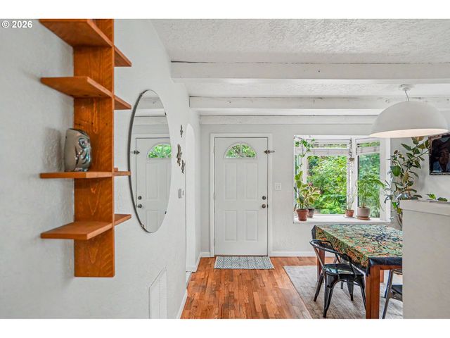 1565 3RD St Nw, Salem, OR 97304