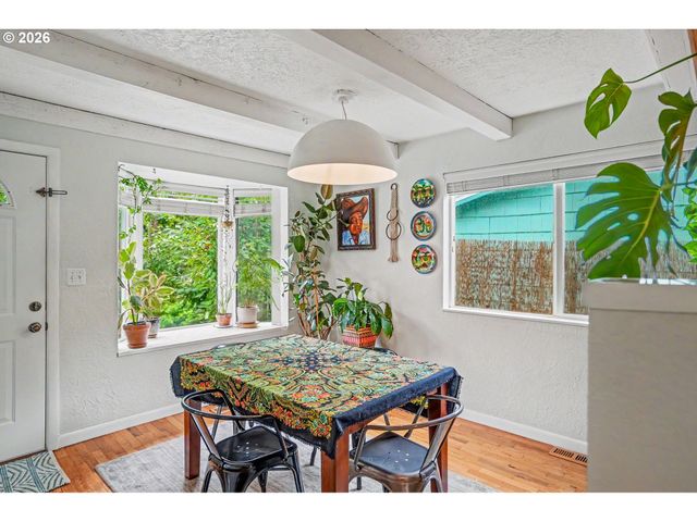 1565 3RD St Nw, Salem, OR 97304