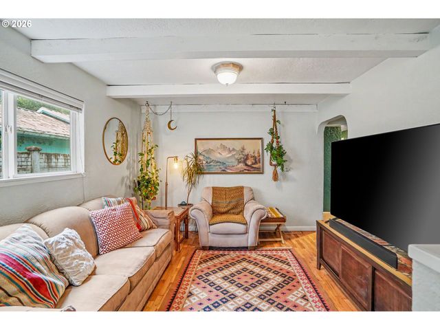 1565 3RD St Nw, Salem, OR 97304