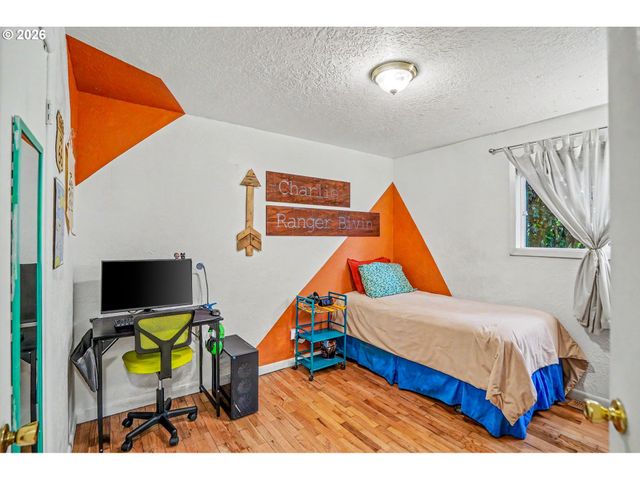 1565 3RD St Nw, Salem, OR 97304
