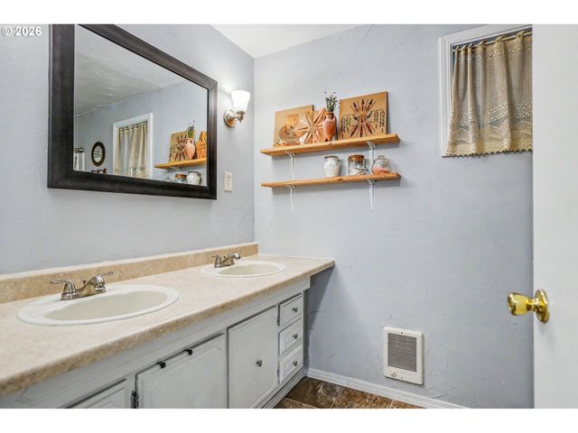 1565 3RD St Nw, Salem, OR 97304