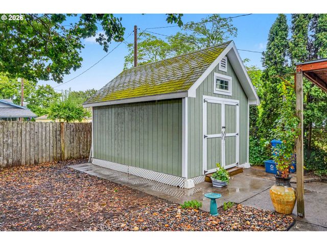 1565 3RD St Nw, Salem, OR 97304