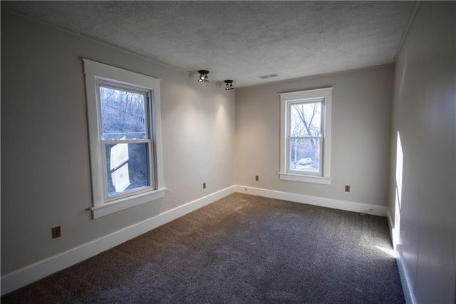 400 West Street, Parkville, MO 64152