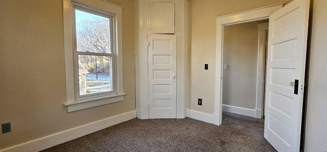 400 West Street, Parkville, MO 64152