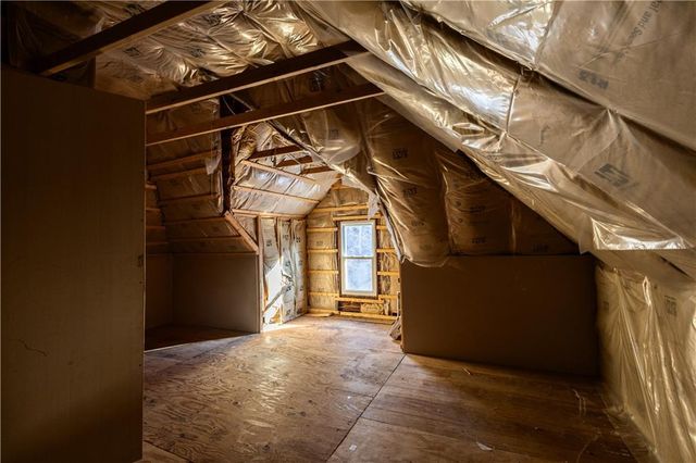 400 West Street, Parkville, MO 64152