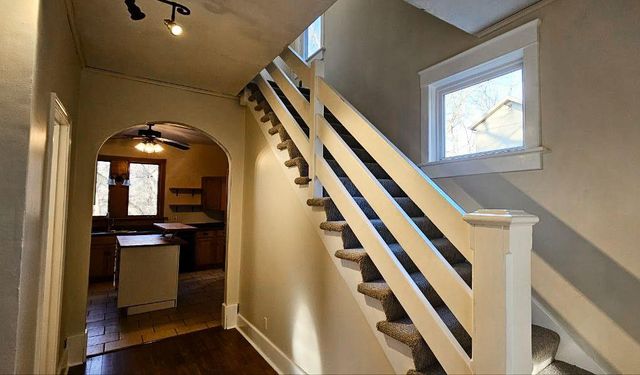 400 West Street, Parkville, MO 64152