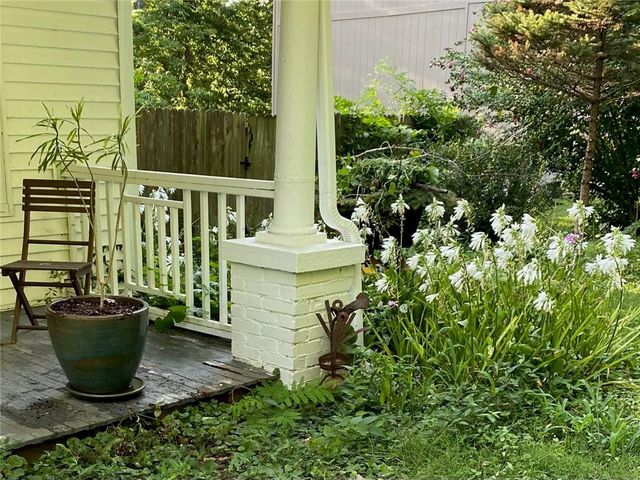 400 West Street, Parkville, MO 64152