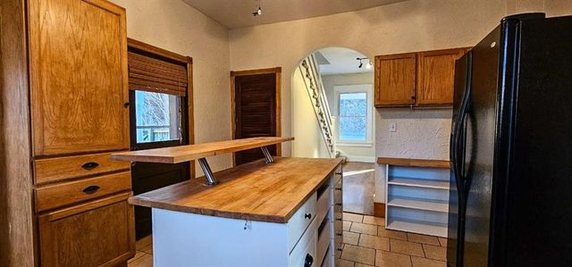 400 West Street, Parkville, MO 64152