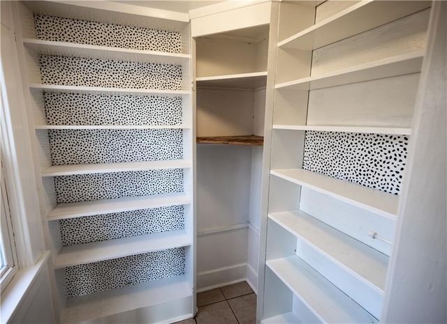 400 West Street, Parkville, MO 64152