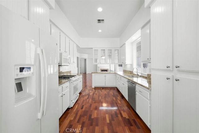 80 Winslow, Irvine, CA 92620