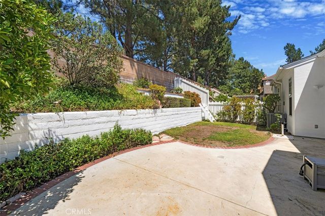 80 Winslow, Irvine, CA 92620