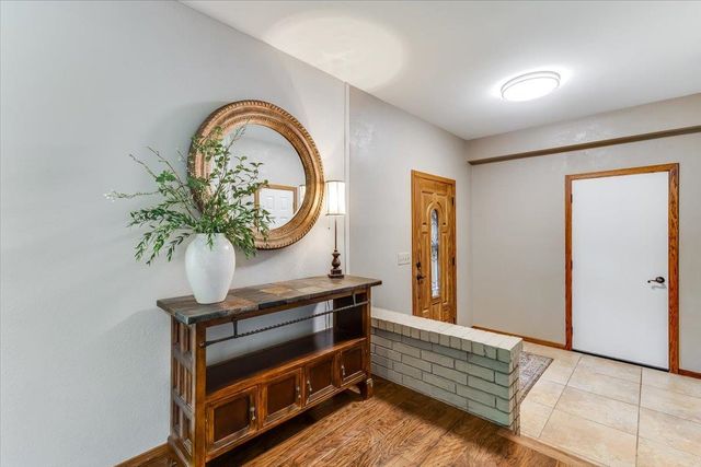 1313 E Briarwood Rd, Derby, KS 67037