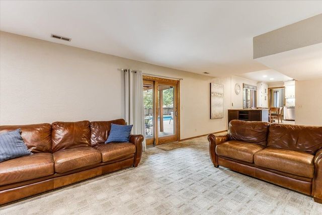 1313 E Briarwood Rd, Derby, KS 67037