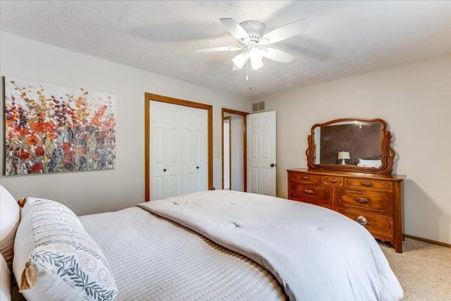 1313 E Briarwood Rd, Derby, KS 67037