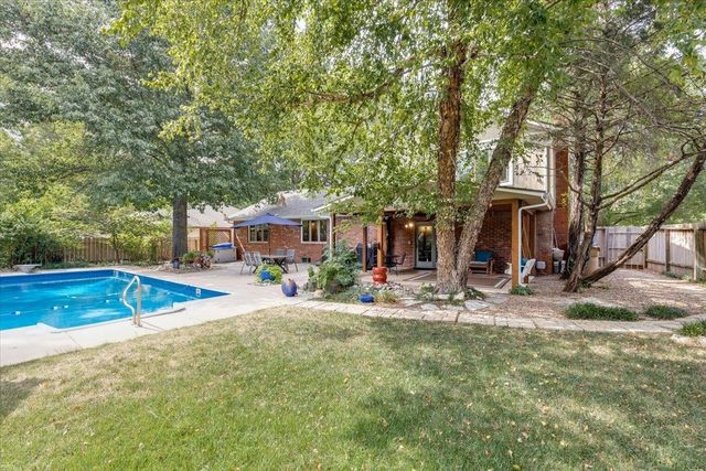1313 E Briarwood Rd, Derby, KS 67037