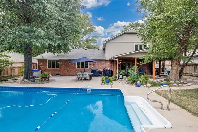 1313 E Briarwood Rd, Derby, KS 67037