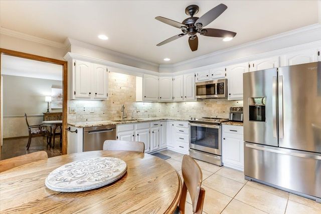 1313 E Briarwood Rd, Derby, KS 67037