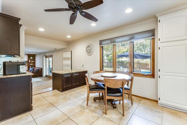 1313 E Briarwood Rd, Derby, KS 67037