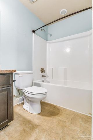 5566 Maggie Rose Cir, Milton, FL 32570