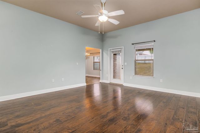 5566 Maggie Rose Cir, Milton, FL 32570