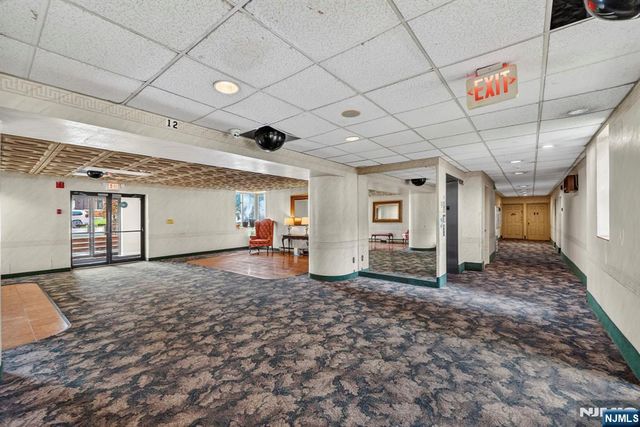 19 Lyons 204, Newark, NJ 07112