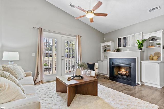 524 Mckenna Circle, Greenville, SC 29615