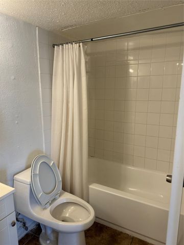 9520 Royal Lane 222, Dallas, TX 75243