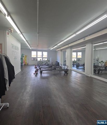 665 Anderson Avenue 3rd FL, Cliffside Park, NJ 07010