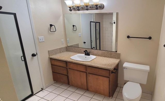 1735 W Santa Ana Avenue, Fresno, CA 93705