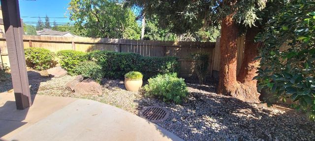 1735 W Santa Ana Avenue, Fresno, CA 93705