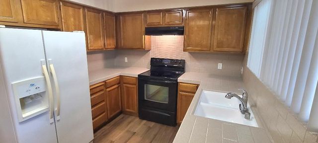 1735 W Santa Ana Avenue, Fresno, CA 93705