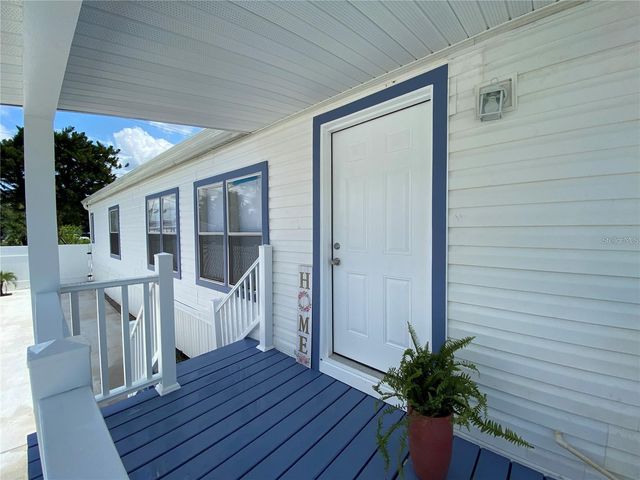8726 MAYFLOWER ROAD, Tampa, FL 33615