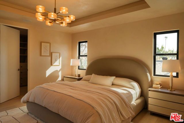 3444 Redwood Avenue, Los Angeles, CA 90066