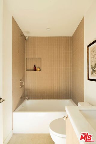 3444 Redwood Avenue, Los Angeles, CA 90066