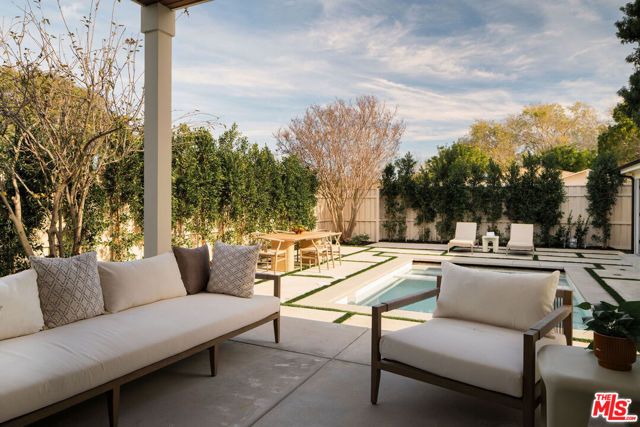 3444 Redwood Avenue, Los Angeles, CA 90066