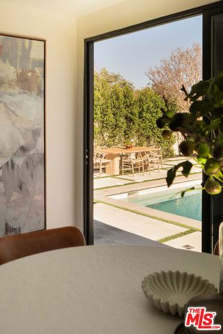 3444 Redwood Avenue, Los Angeles, CA 90066